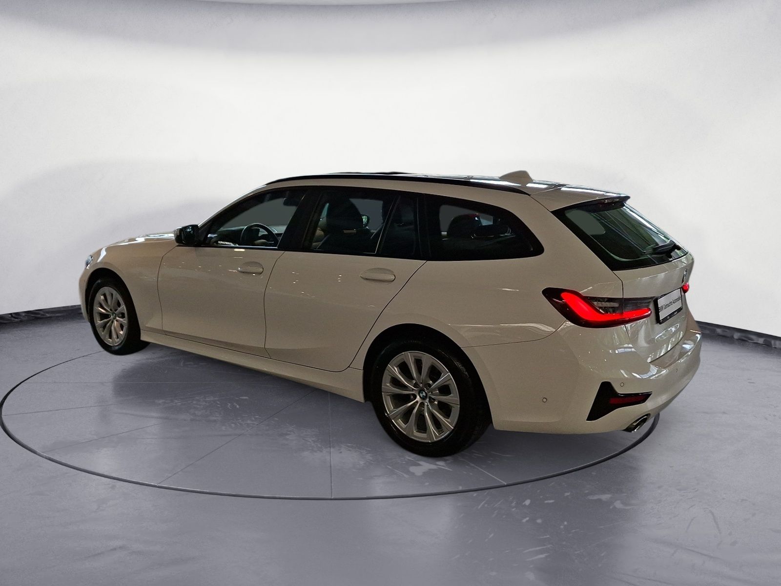 BMW 320d xDrive Touring Advantage - Samsaru's Car Outlet