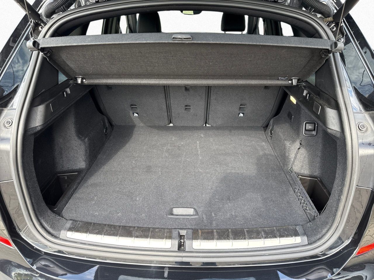 BMW X1 xDrive25e M Sport - Samsaru's Car Outlet