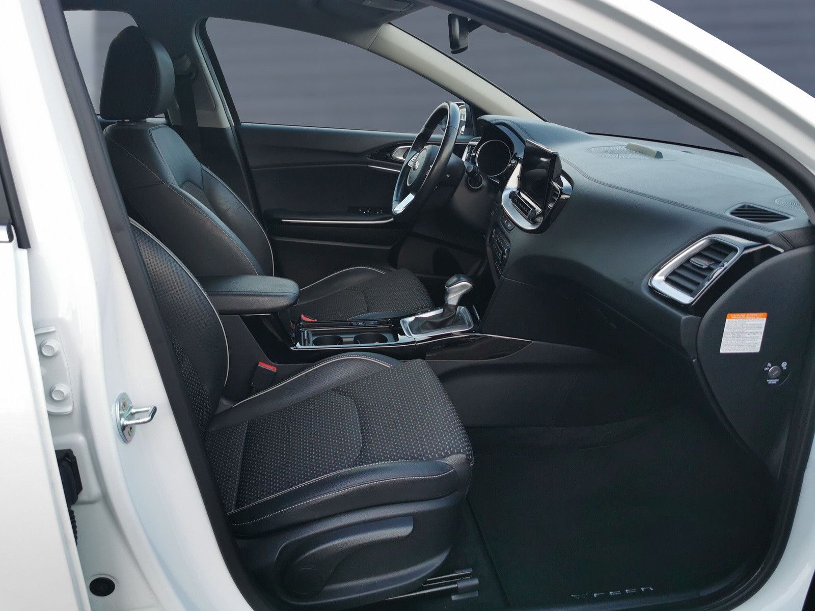 Kia XCeed 1.6 PHEV DCT Spirit - Samsaru's Car Outlet