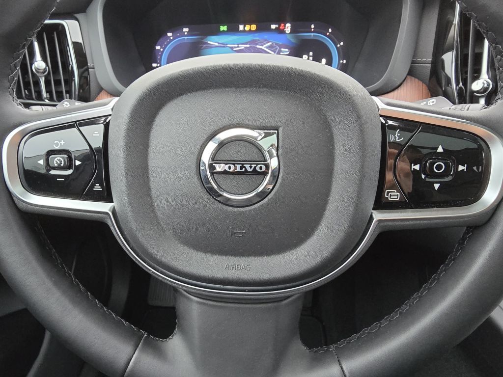 Volvo XC60 B4 D AWD Ultimate - Samsaru's Car Outlet