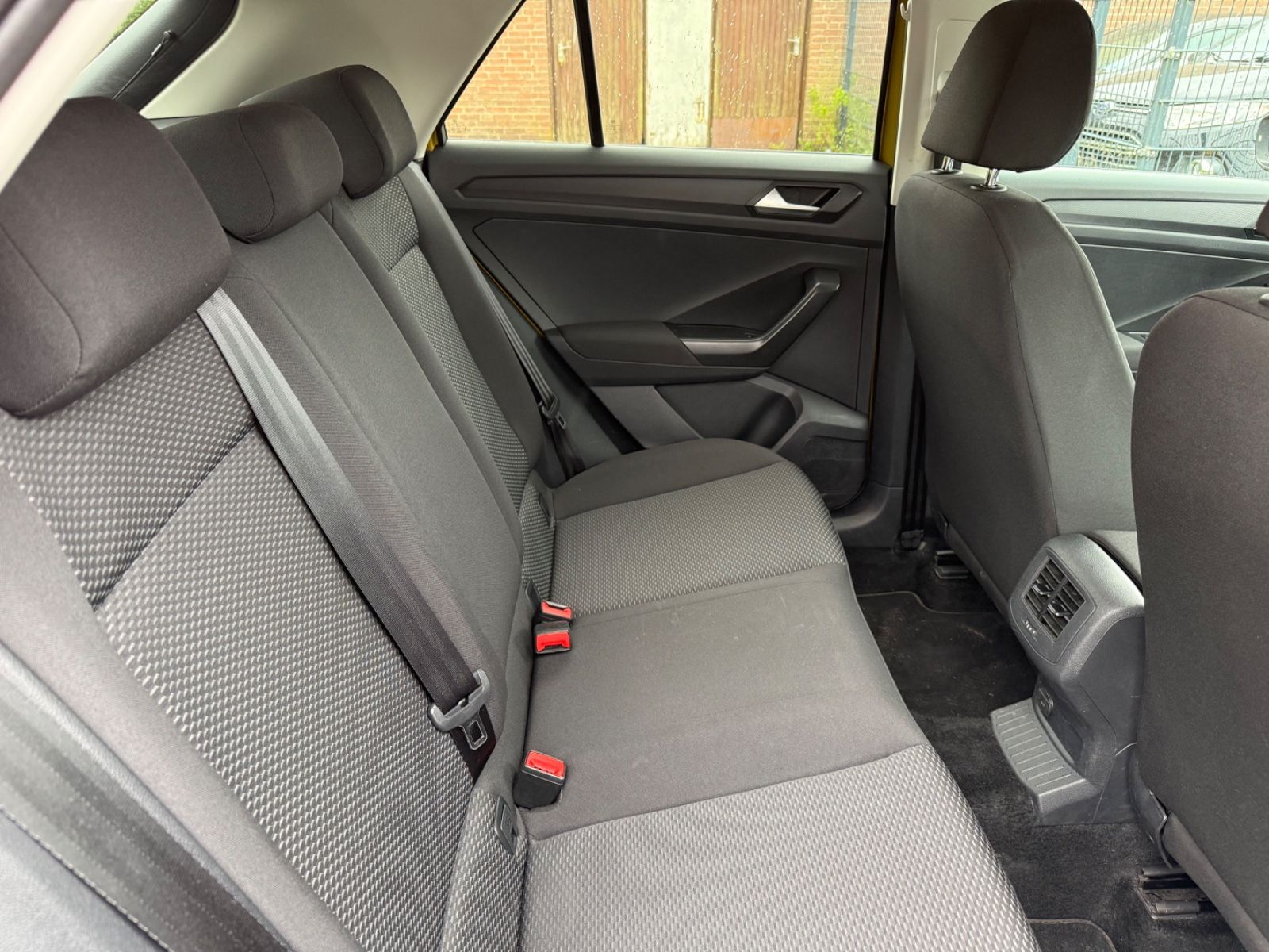 Volkswagen T-Roc 1.0 TSI - Samsaru's Car Outlet
