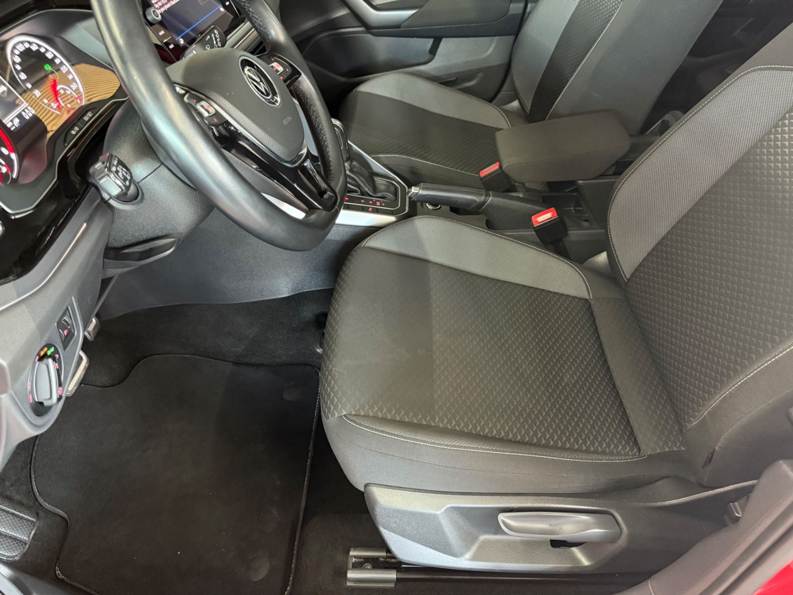 Volkswagen Polo 1.0 TSI Comfortline - Samsaru's Car Outlet
