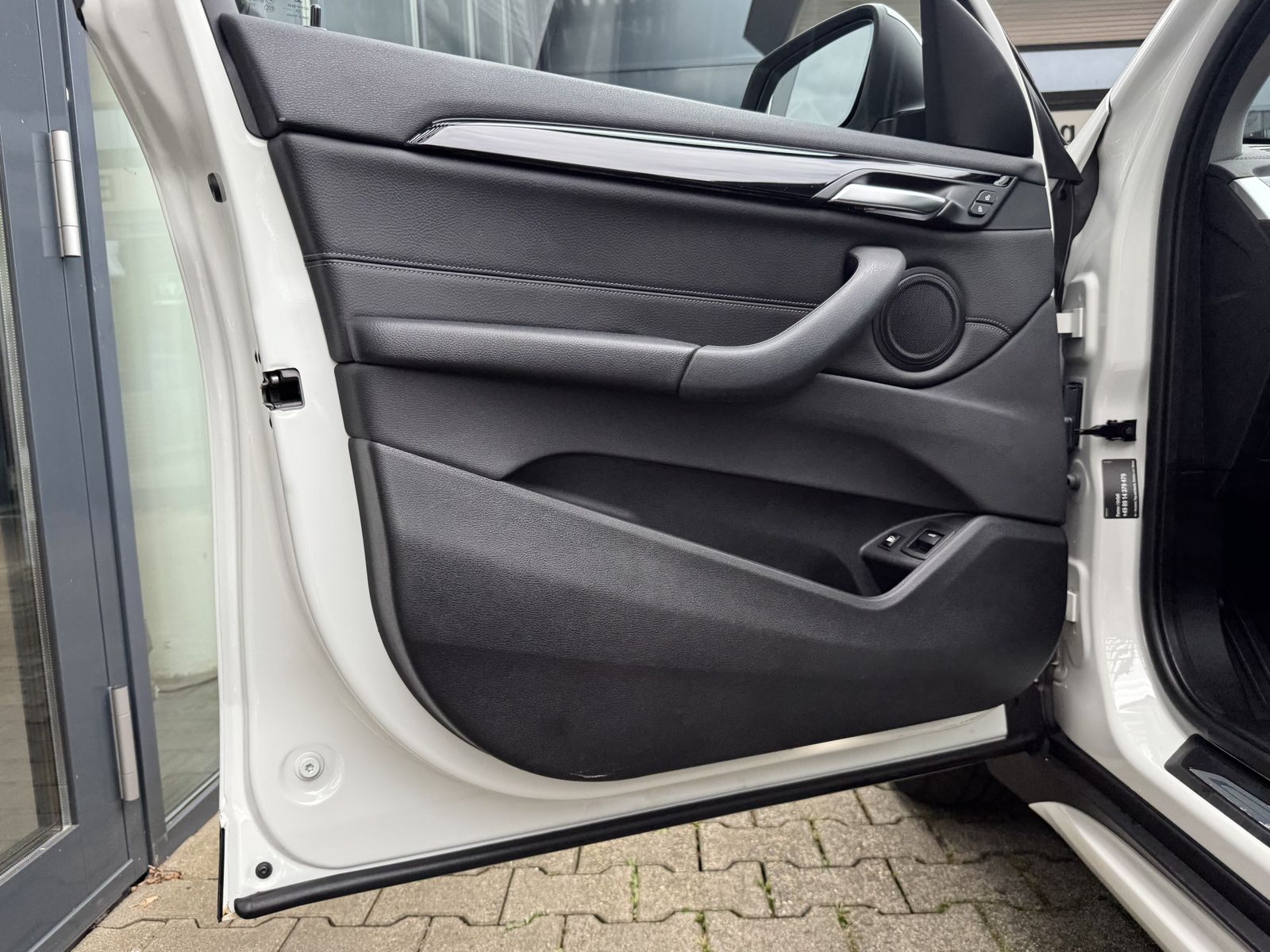 BMW X1 xDrive25e Sport Line - Samsaru's Car Outlet