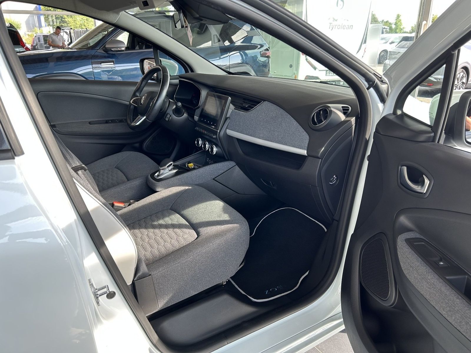 Renault ZOE EXPERIENCE R110 Z.E. 50 - Samsaru's Car Outlet