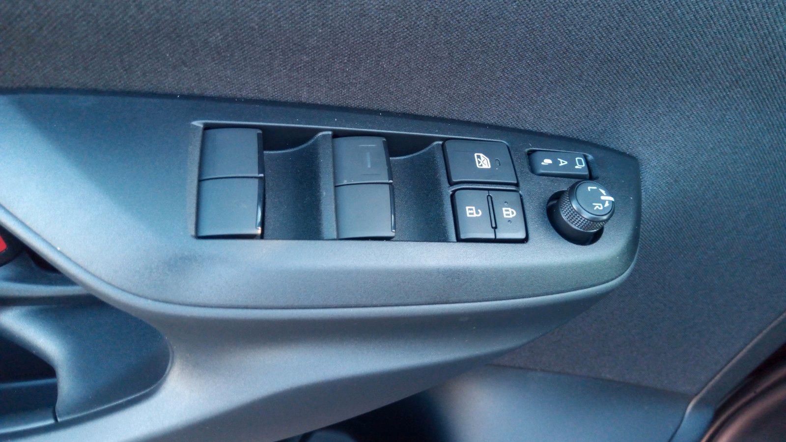 Toyota Yaris Cross 1,5-l-VVT-iE Teamplayer Safety P. V