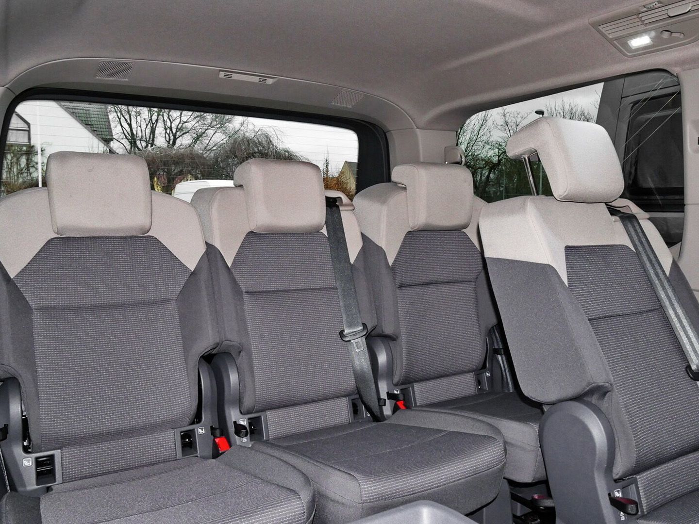 Volkswagen T7 Multivan Basis - Samsaru's Car Outlet