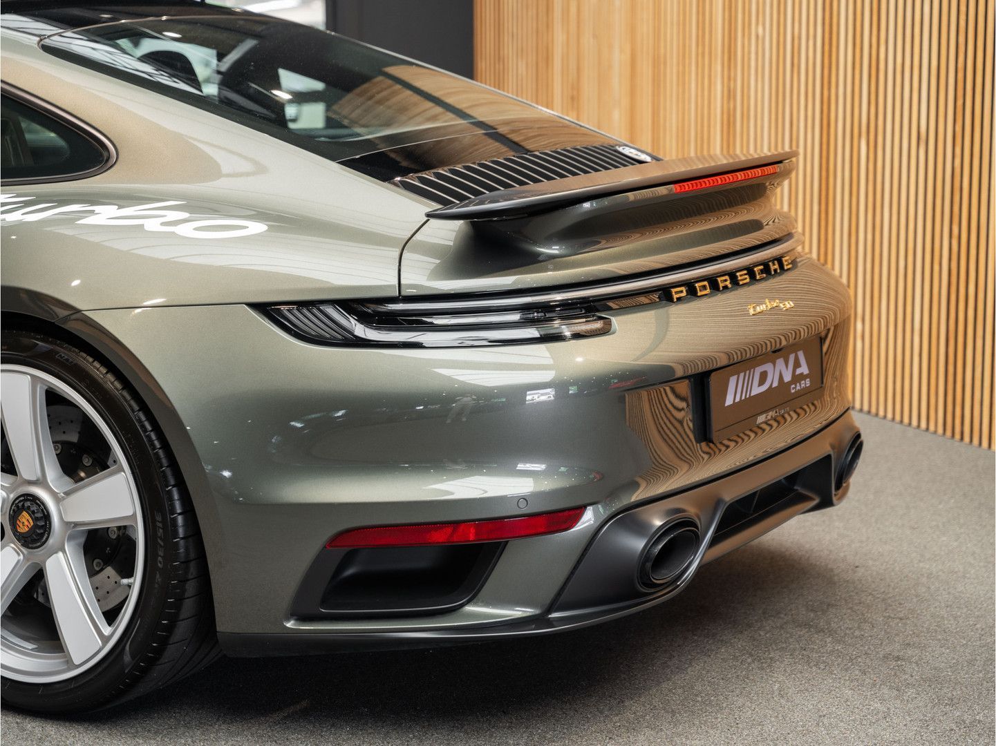 Porsche 992 992 Turbo 50 Years 1/1974 Burmester Leder 91