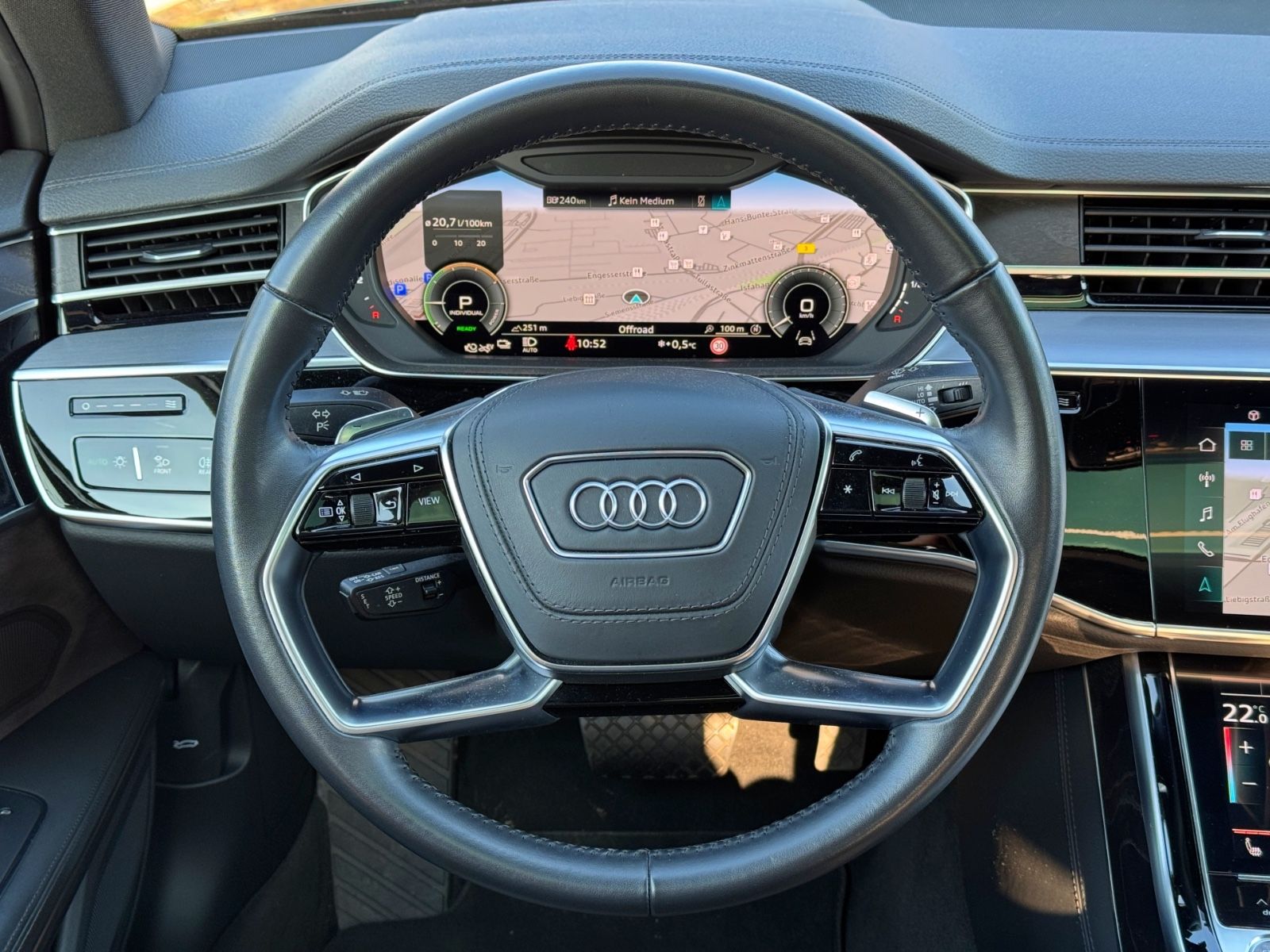 Audi A8 60 TFSI e quattro - Samsaru's Car Outlet