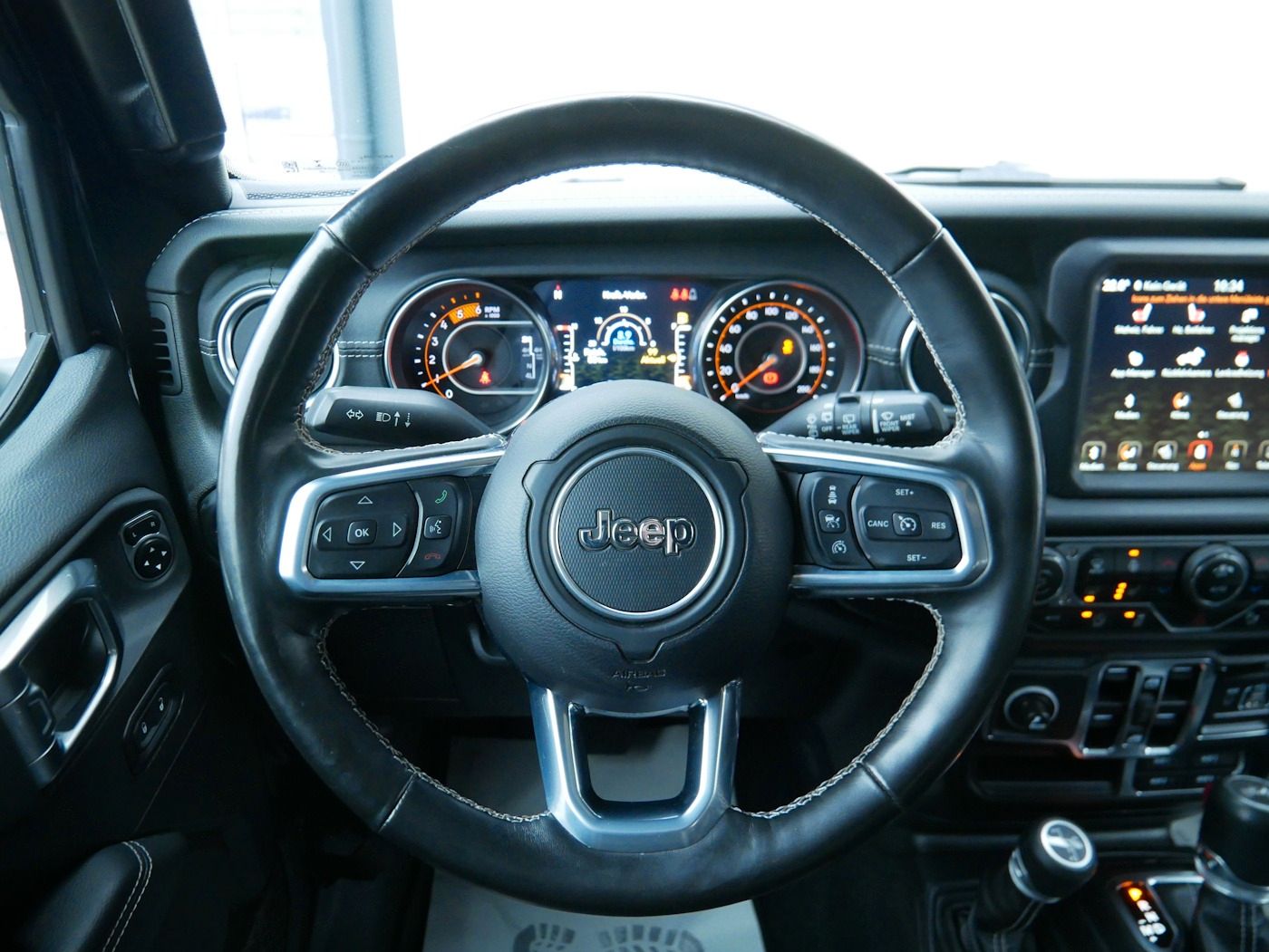 Jeep Wrangler Unlimited 2.2 Overland 1.Hand AHK LED