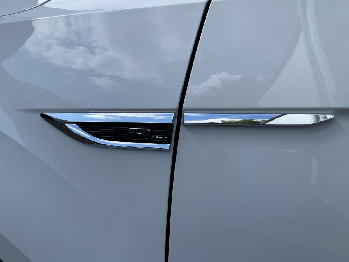Volkswagen T-Roc 1.5 TSI Sport - Samsaru's Car Outlet