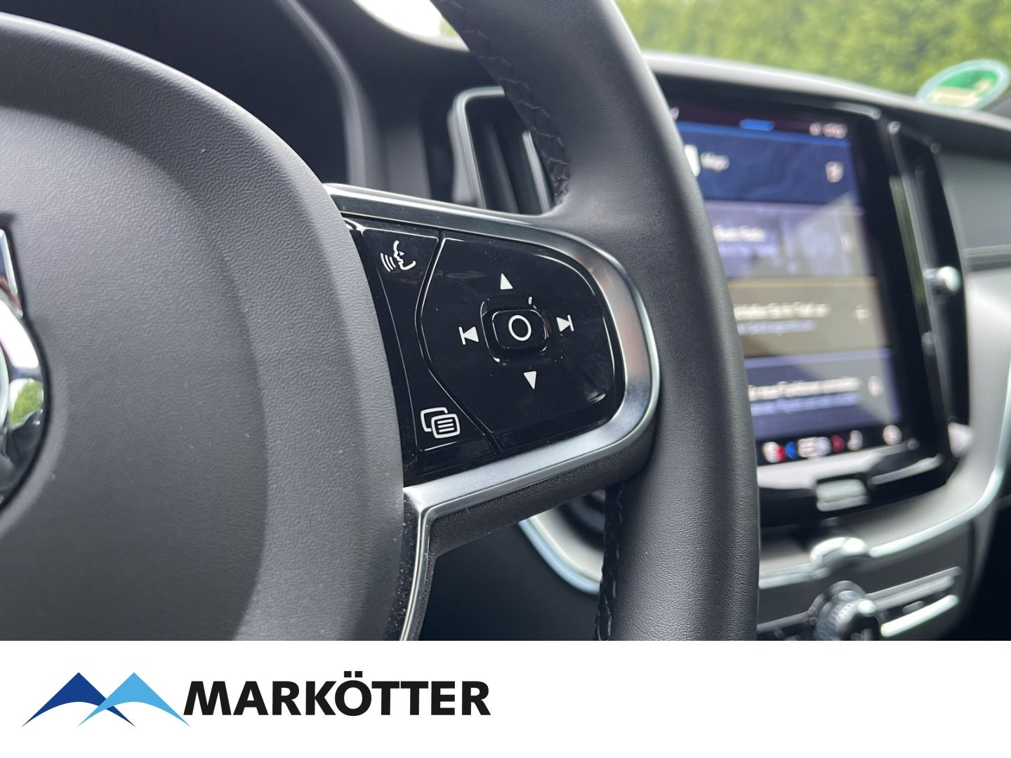 Volvo XC60 T6 AWD Recharge R Design - Samsaru's Car Outlet