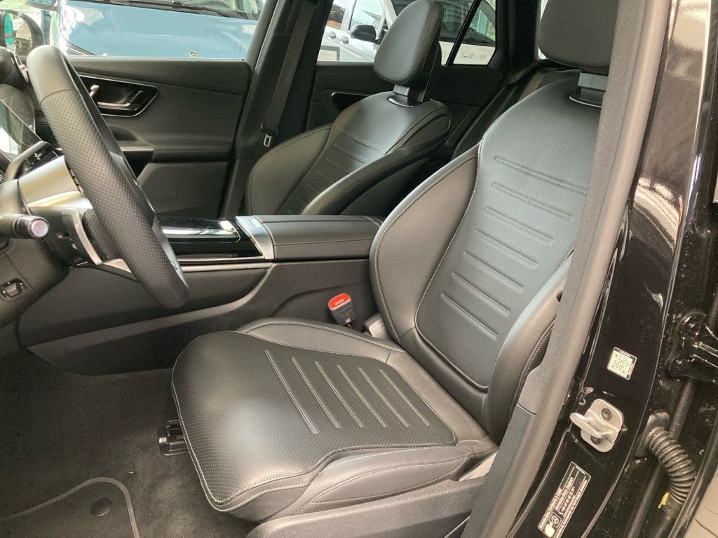 Mercedes-Benz GLC 220 d 4M AMG+Pano+AHK+Memory+Distronic+CarPl