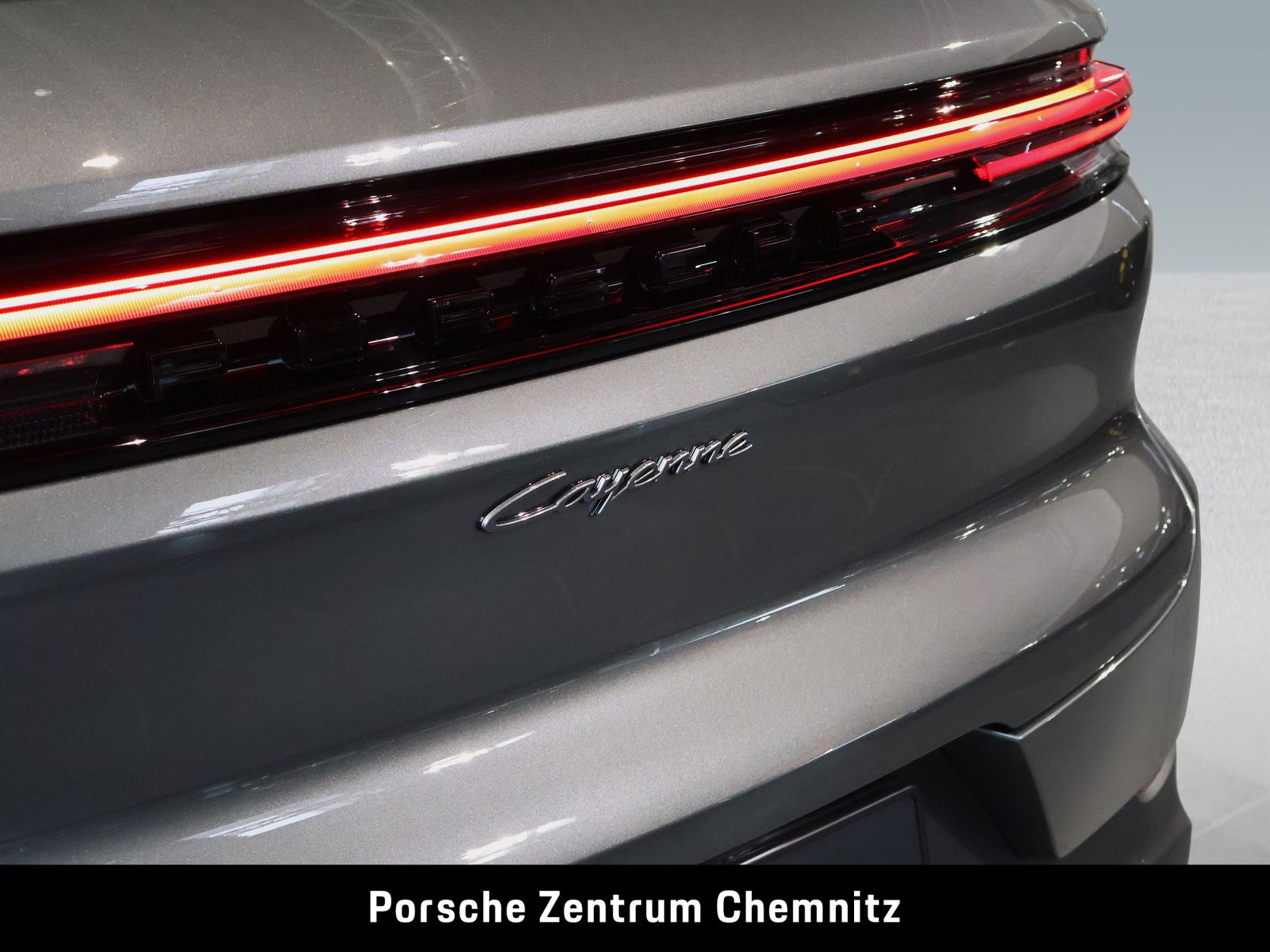 Porsche Cayenne E-Hybrid Pano;Luft.;ACC;22":Sportabgas