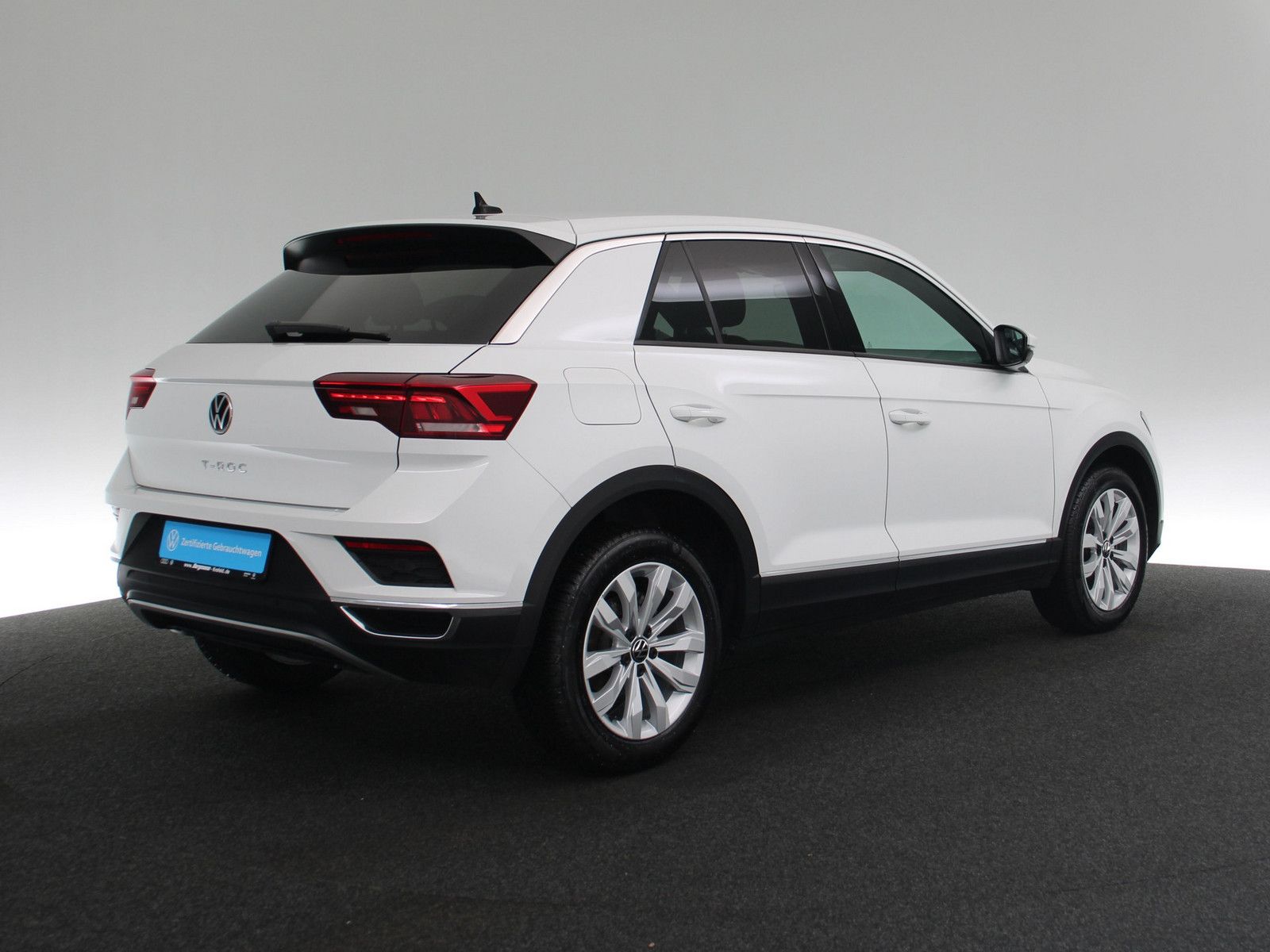 Volkswagen T-Roc 1.5 TSI Sport - Samsaru's Car Outlet