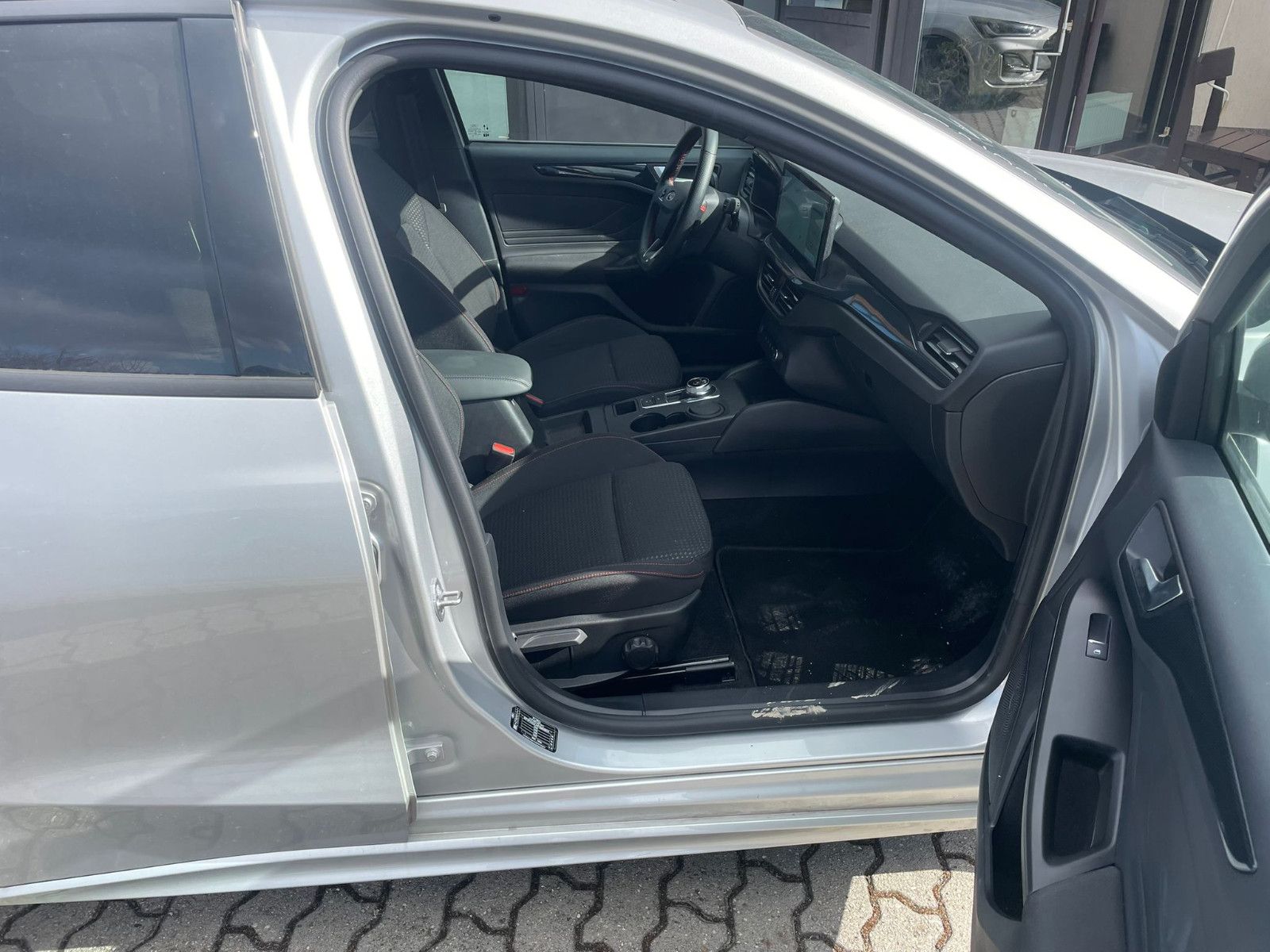 Ford Focus Turnier ST-Line 1.5 Autom,Navi,ALU,ALLWETE