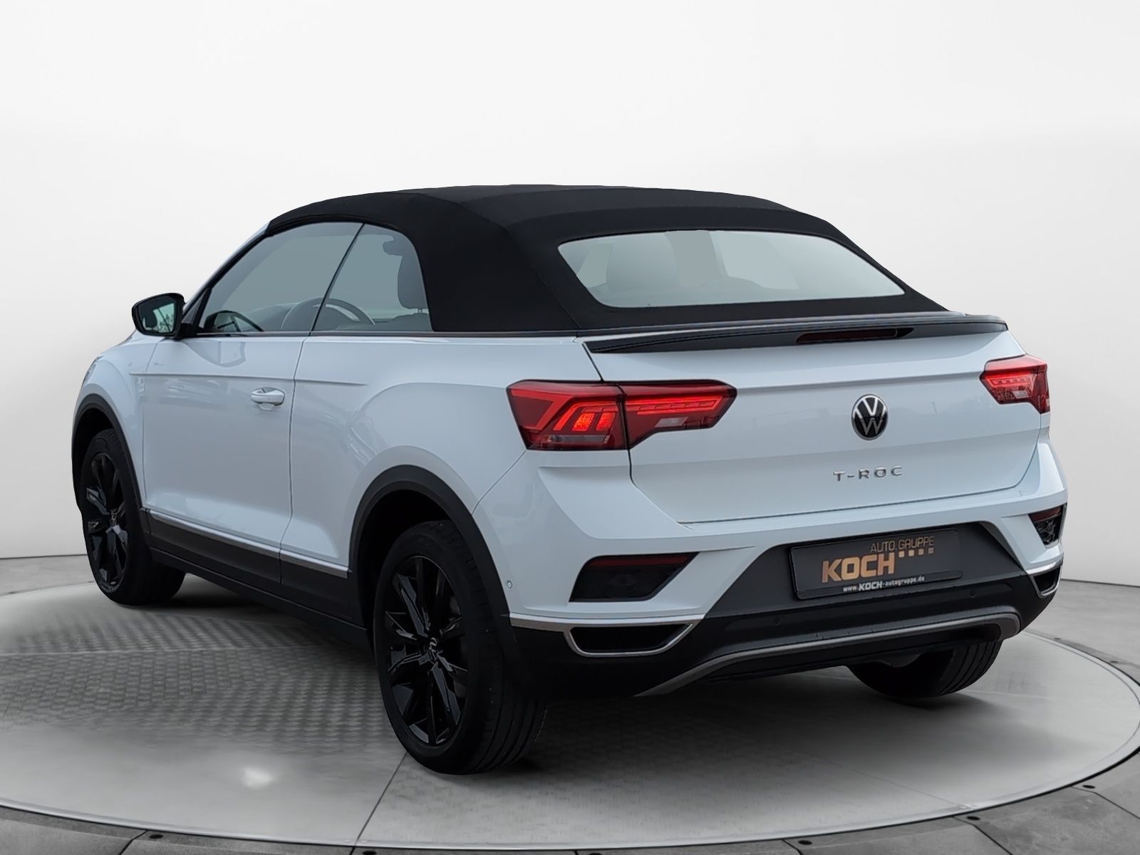 Volkswagen T-Roc 1.5 TSI Style DSG - Samsaru's Car Outlet