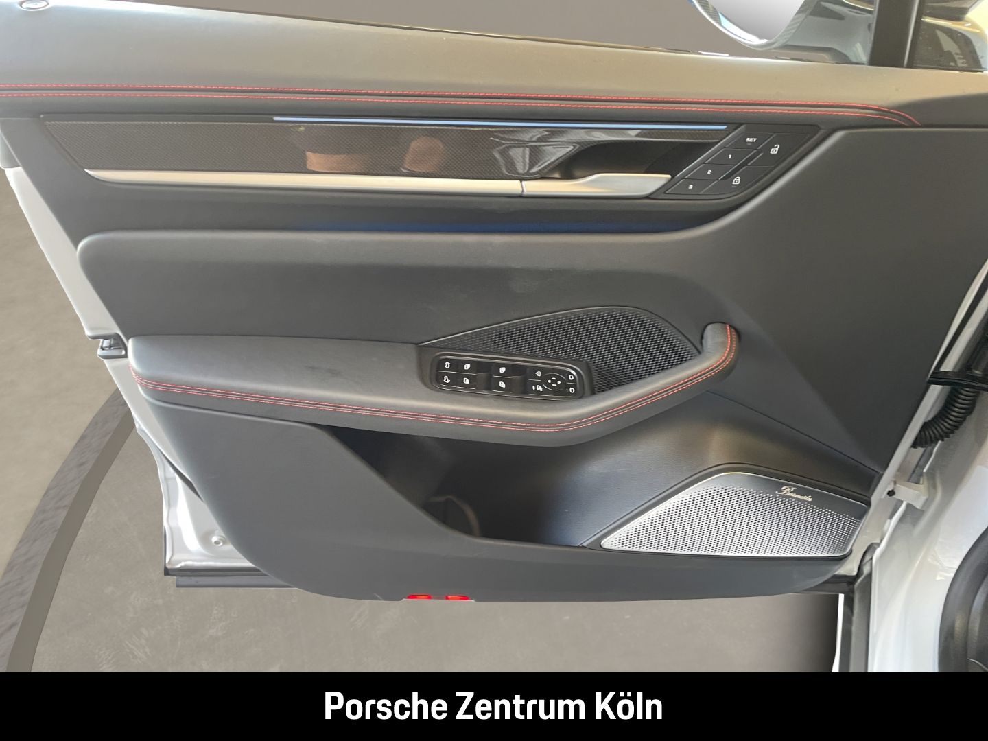 Porsche Macan 4S Burmester InnoDrive HA-Lenkung Head-Up