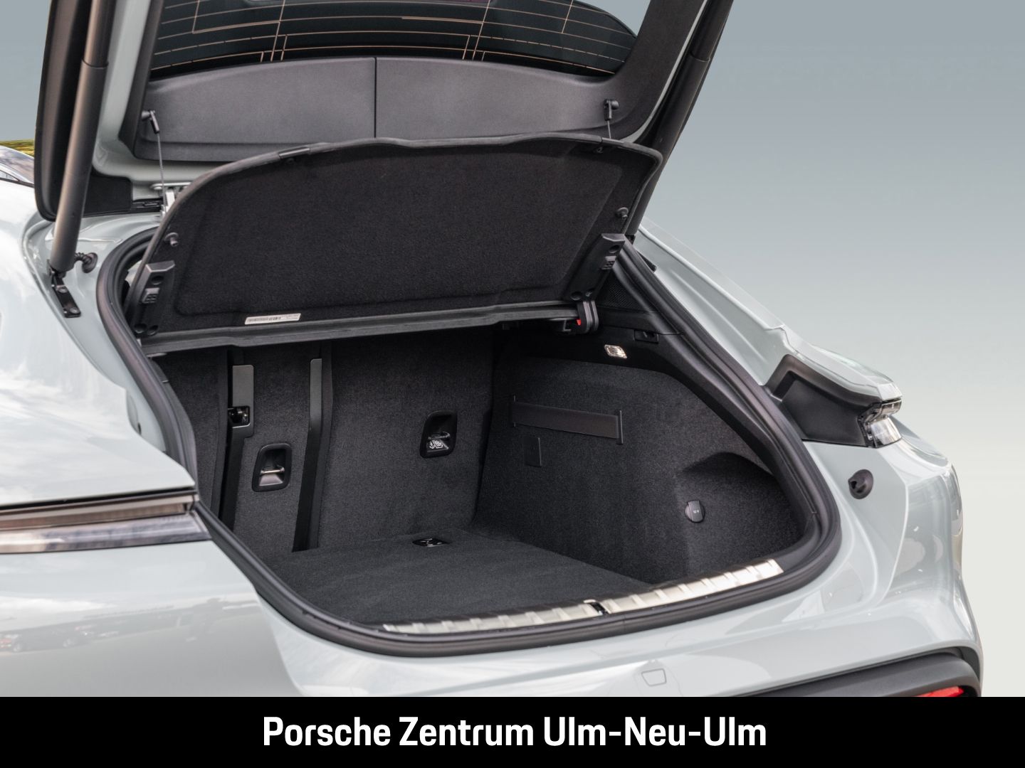 Porsche Taycan 4S Cross Turismo HA-Lenkung Active-Ride
