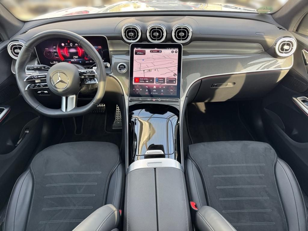 Mercedes-Benz GLC 300 d 4M AMG+AMBIENTE+DISTRO+MEMORY+MBUX+AHK