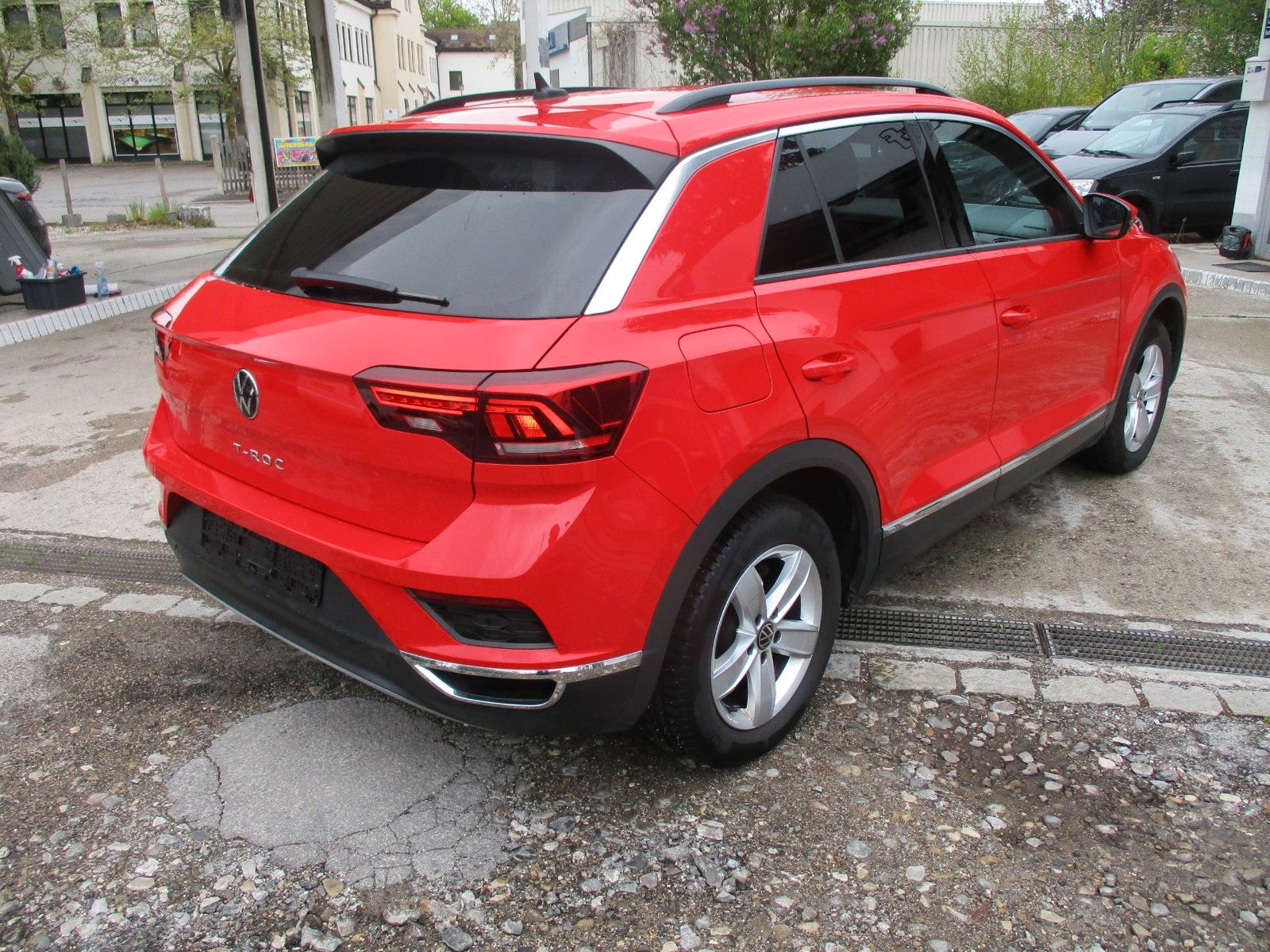 Volkswagen T-Roc Sport - Samsaru's Car Outlet
