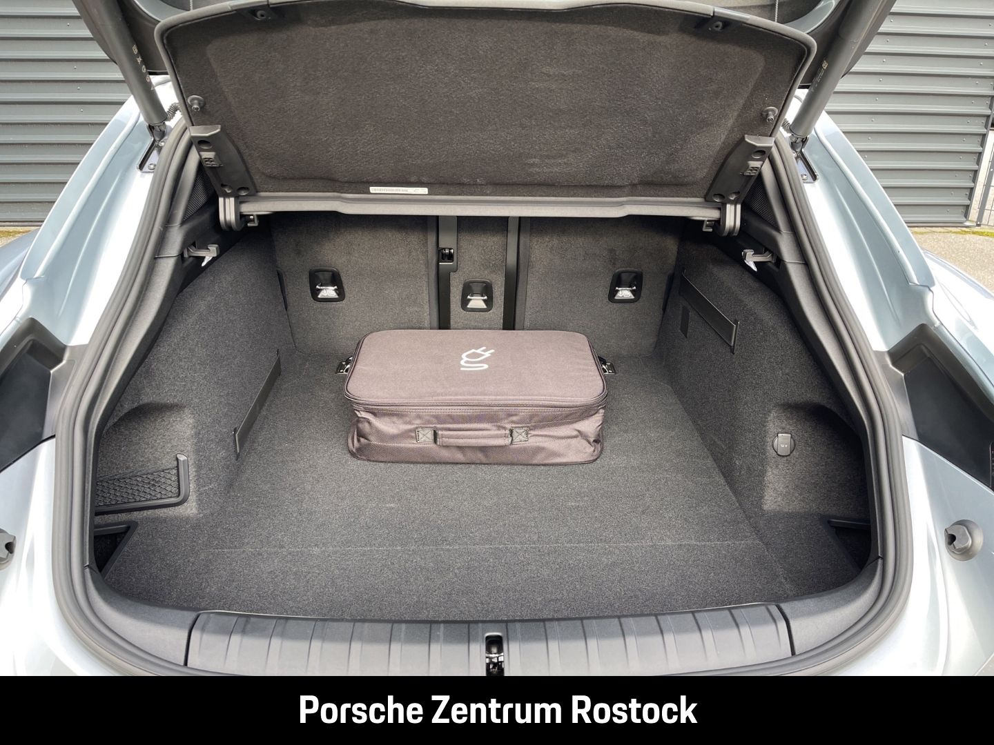 Porsche Taycan 4 Cross Turismo InnoDrive LED-Matrix