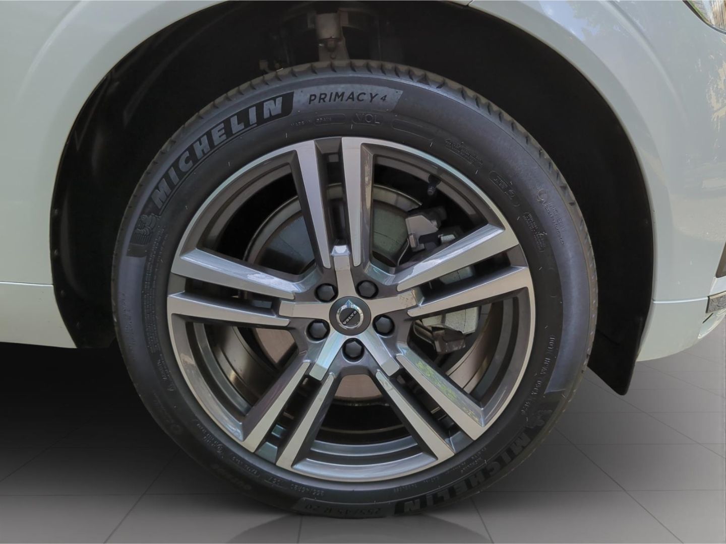 Volvo XC60 B6 AWD Inscription *Luft*SH*Pano*Nappa*