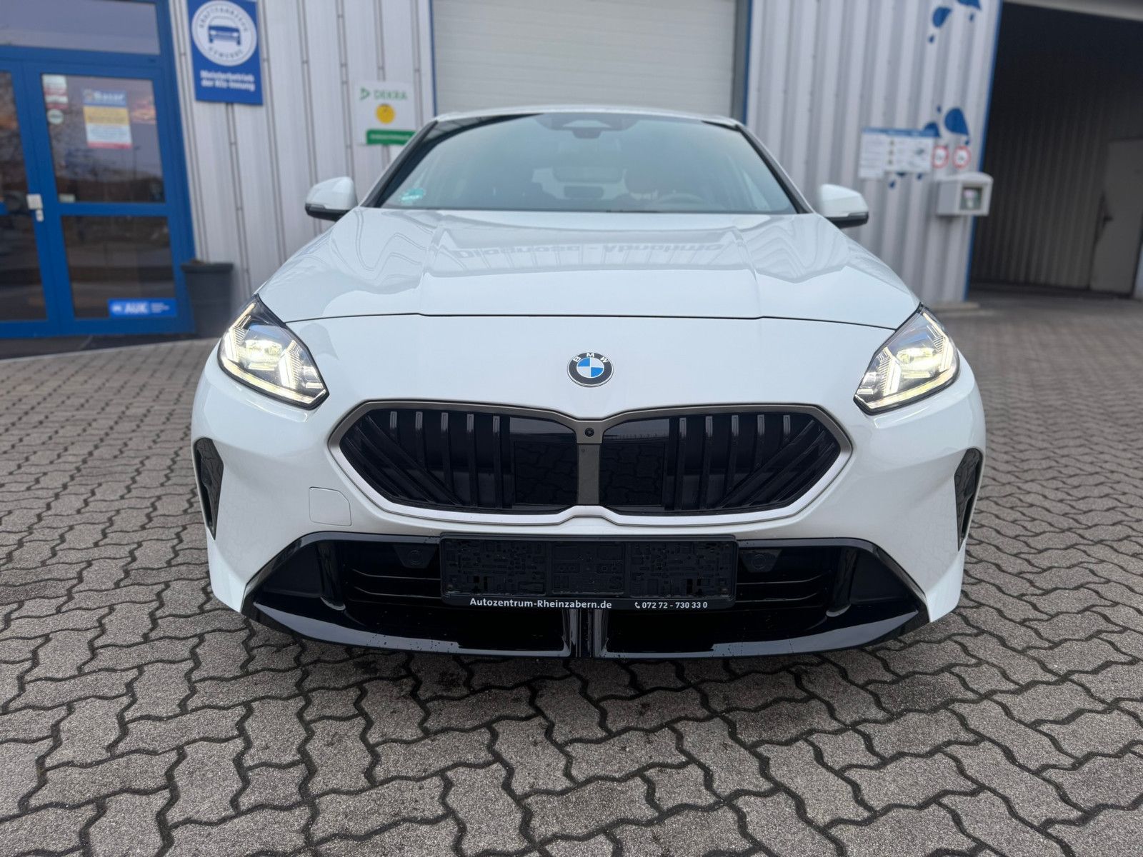 BMW 120i | M-PAKET | AUT | LED | HEAD-UP | DRIVING +
