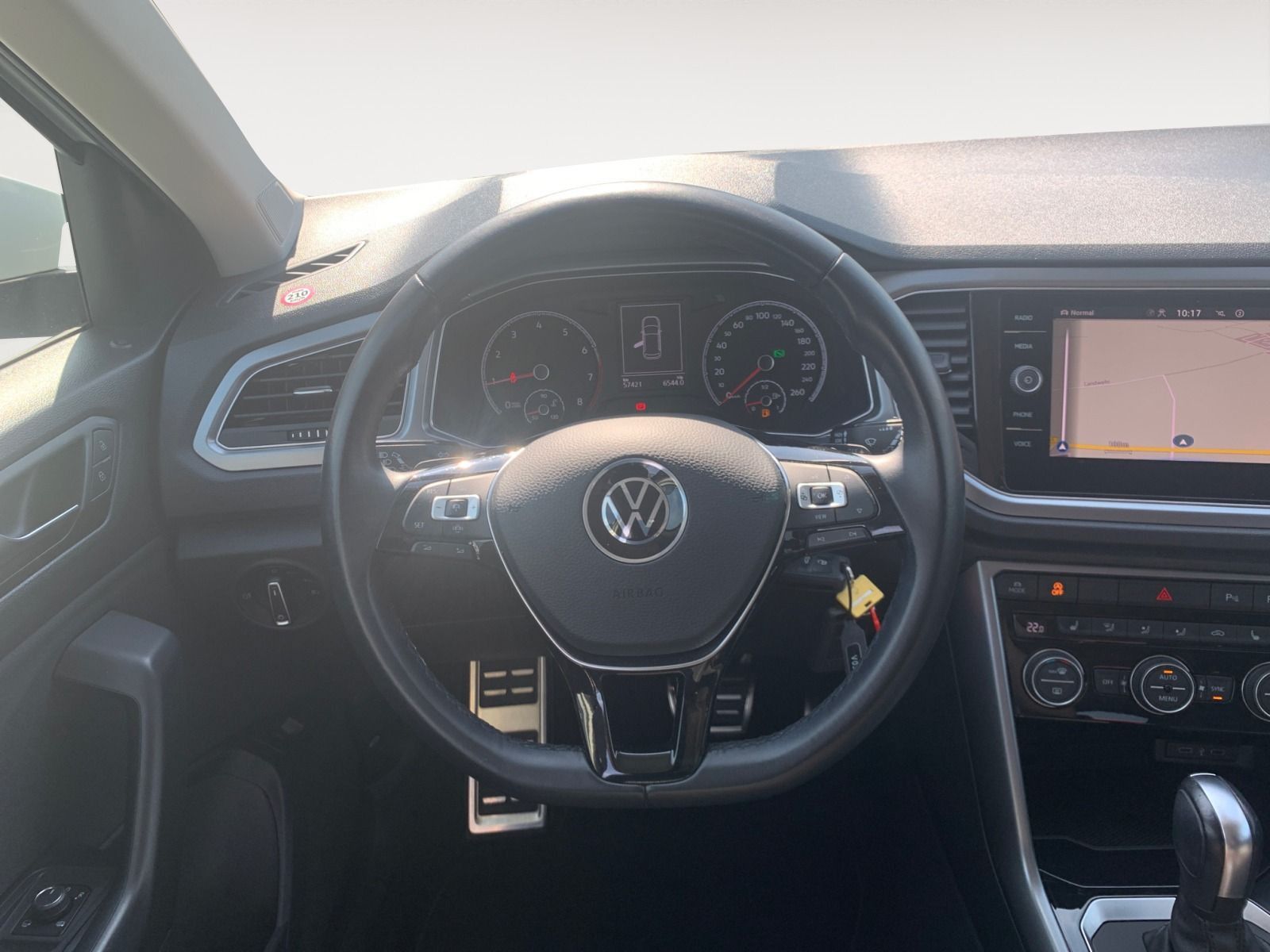 Volkswagen T-Roc 1.5 TSI Active - Samsaru's Car Outlet