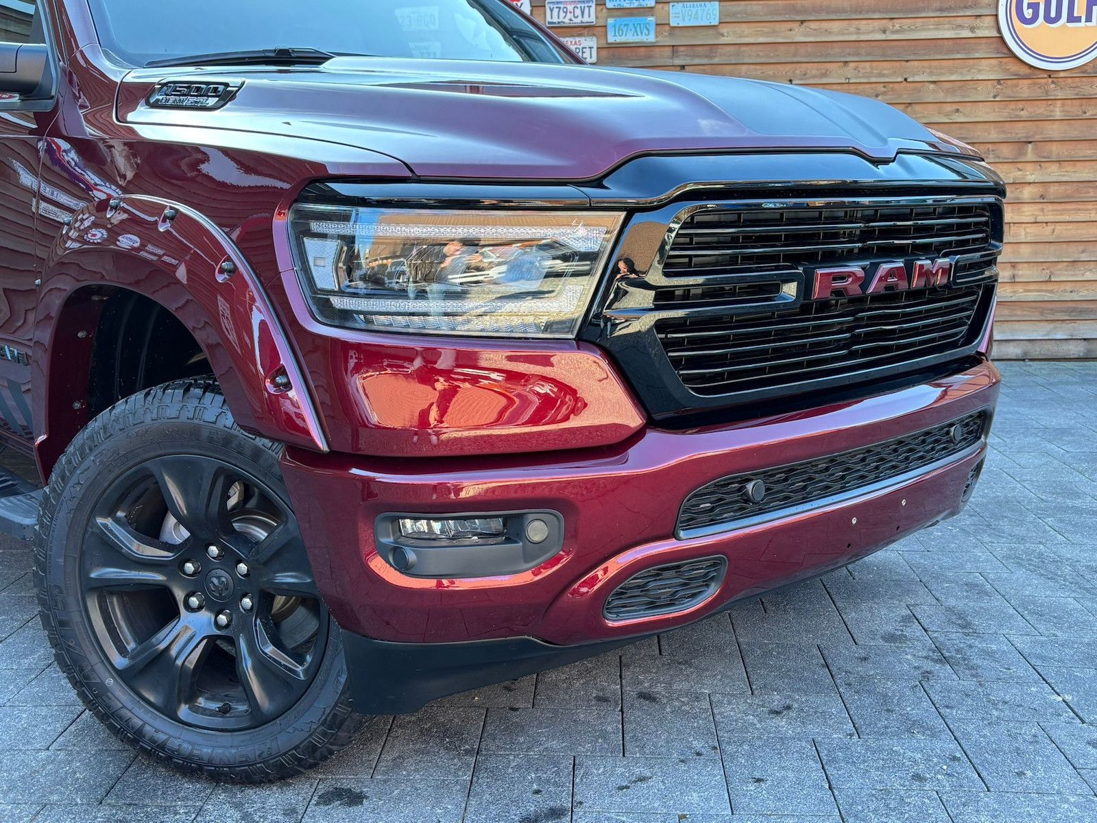 Dodge RAM 1500 5,7L BigHorn Crew Cab LED AHK 4x4
