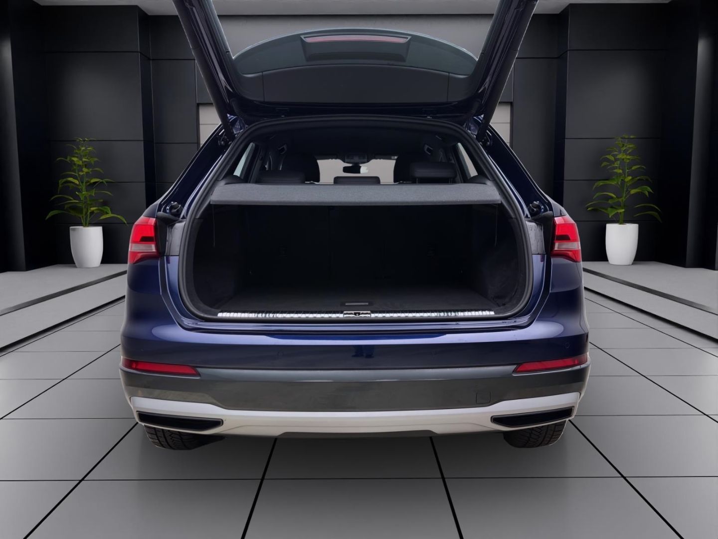 Audi Q3 40 TDI Q ADVANCED - Samsaru's Car Outlet