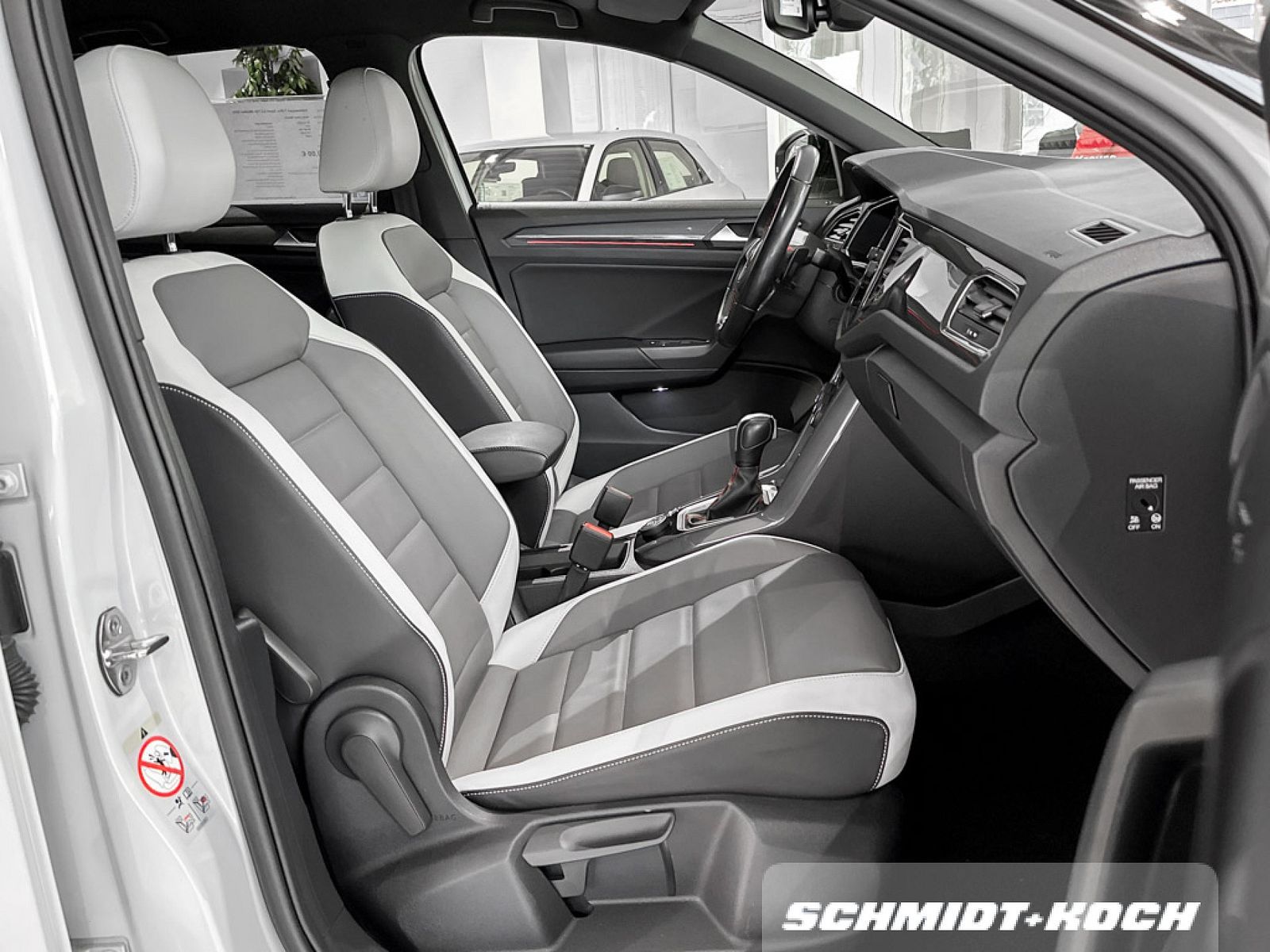 Volkswagen T-Roc 2.0 TDI Sport 4Motion - Samsaru's Car Outlet
