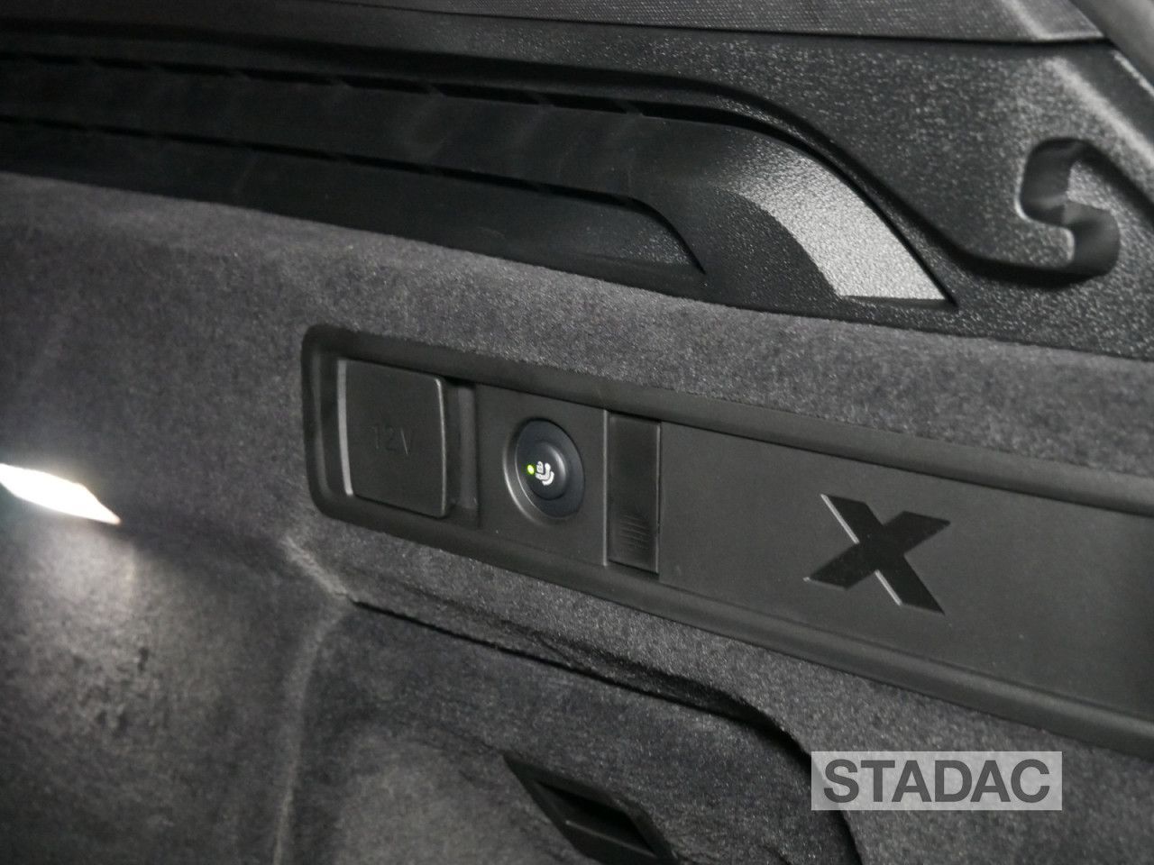 BMW X5 XDRIVE50E Sportpaket Navi LED Vollleder Klima