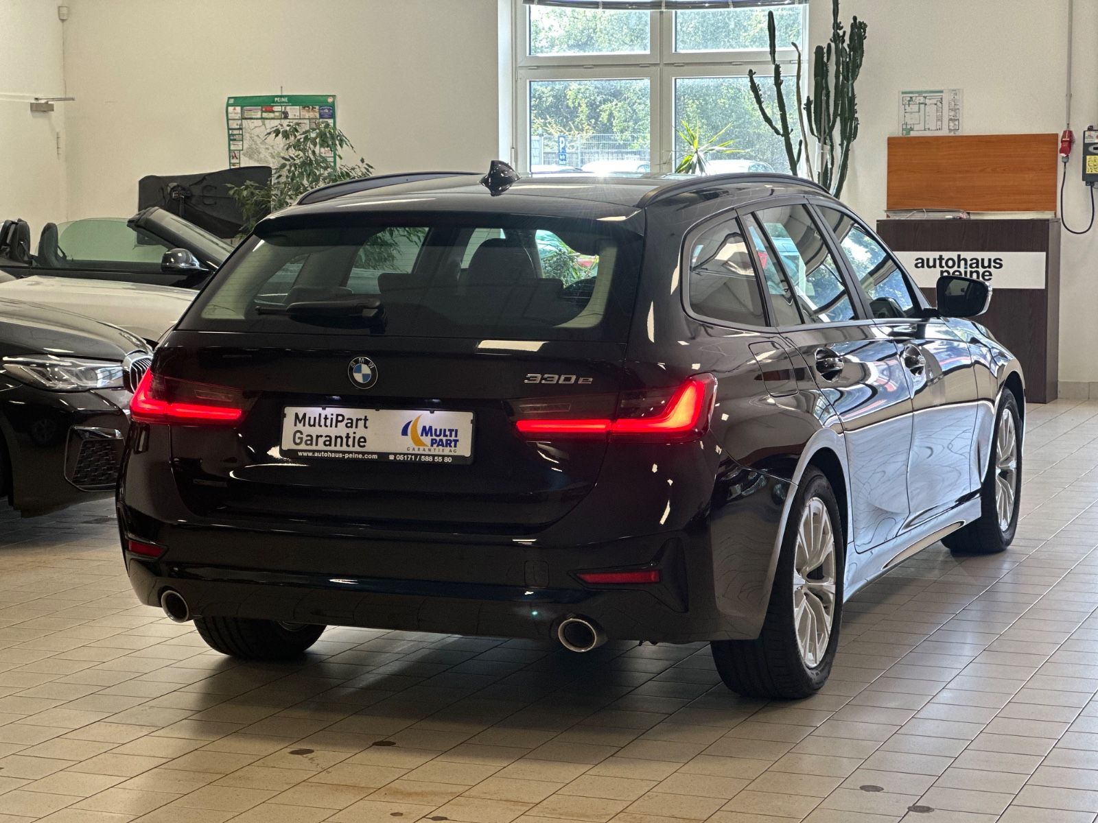 BMW 330e - Samsaru's Car Outlet