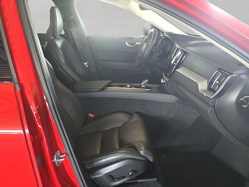 Volvo XC60 B5 B AWD Plus Dark