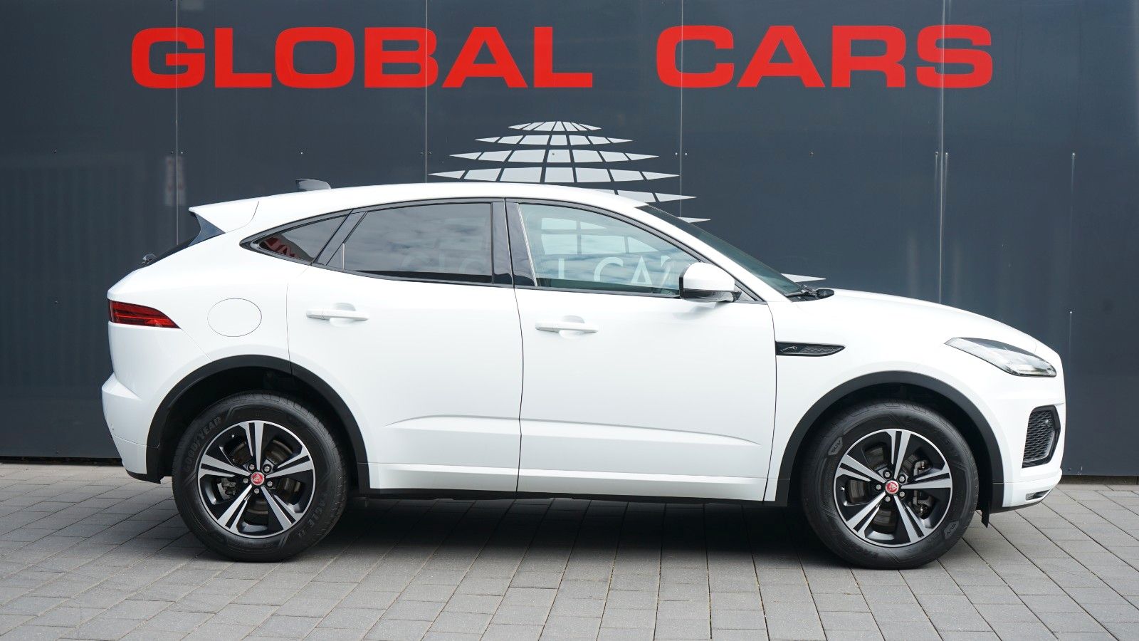 Jaguar E-PACE D200 R-DYNAMIC S*AWD*BLACK PACK*