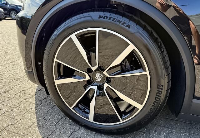 Porsche Macan 4 Electric AHK Bose Pano LUFT Sport-Chrono