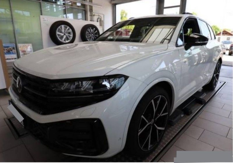 Volkswagen Touareg 3.0 V6 TDI 4Motion R-Line - Samsaru's Car Outlet