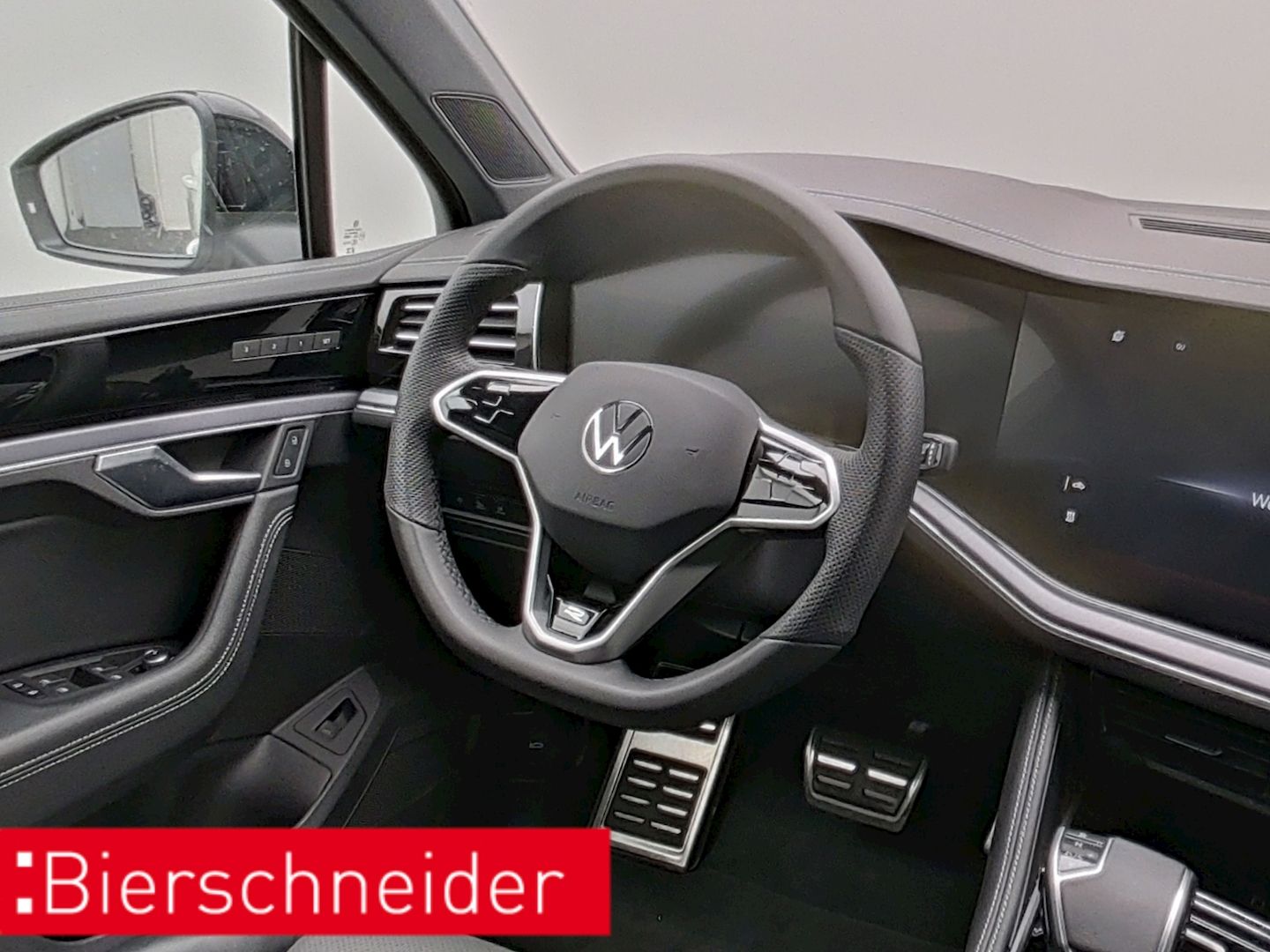 Volkswagen Touareg 3.0 TDI R-Line - Samsaru's Car Outlet