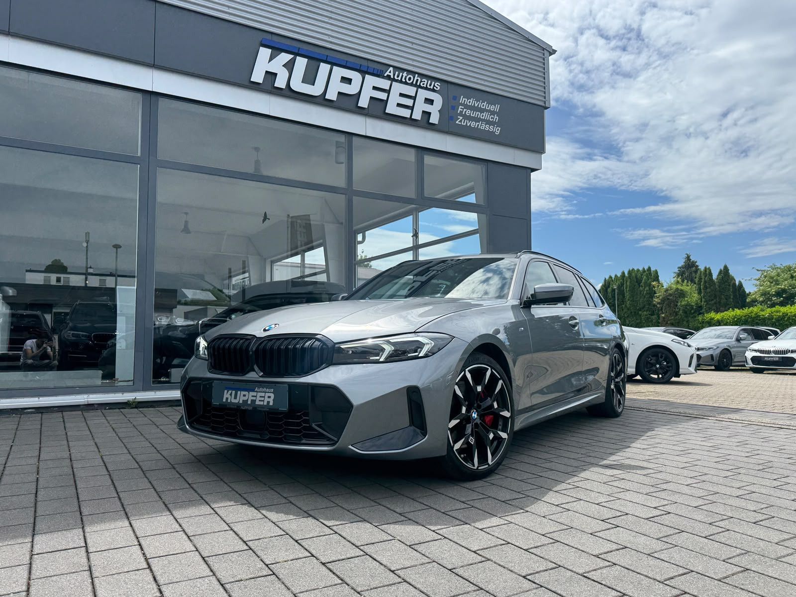 BMW 320 d xDriv Tou M Sport PRO ACC°Pano-Mem.°Stdhzg
