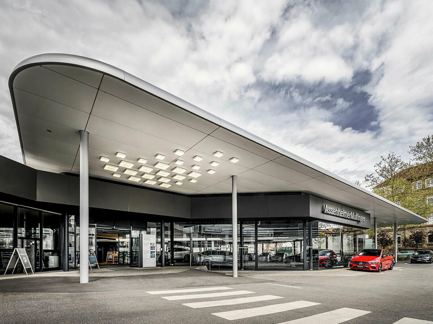 Mercedes-Benz GLC 300 de 4MATIC +MBUX+AMG+Pano+AHK+W-Paket+ACC