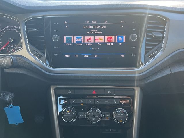 Volkswagen T-Roc 1.0 TSI Style - Samsaru's Car Outlet