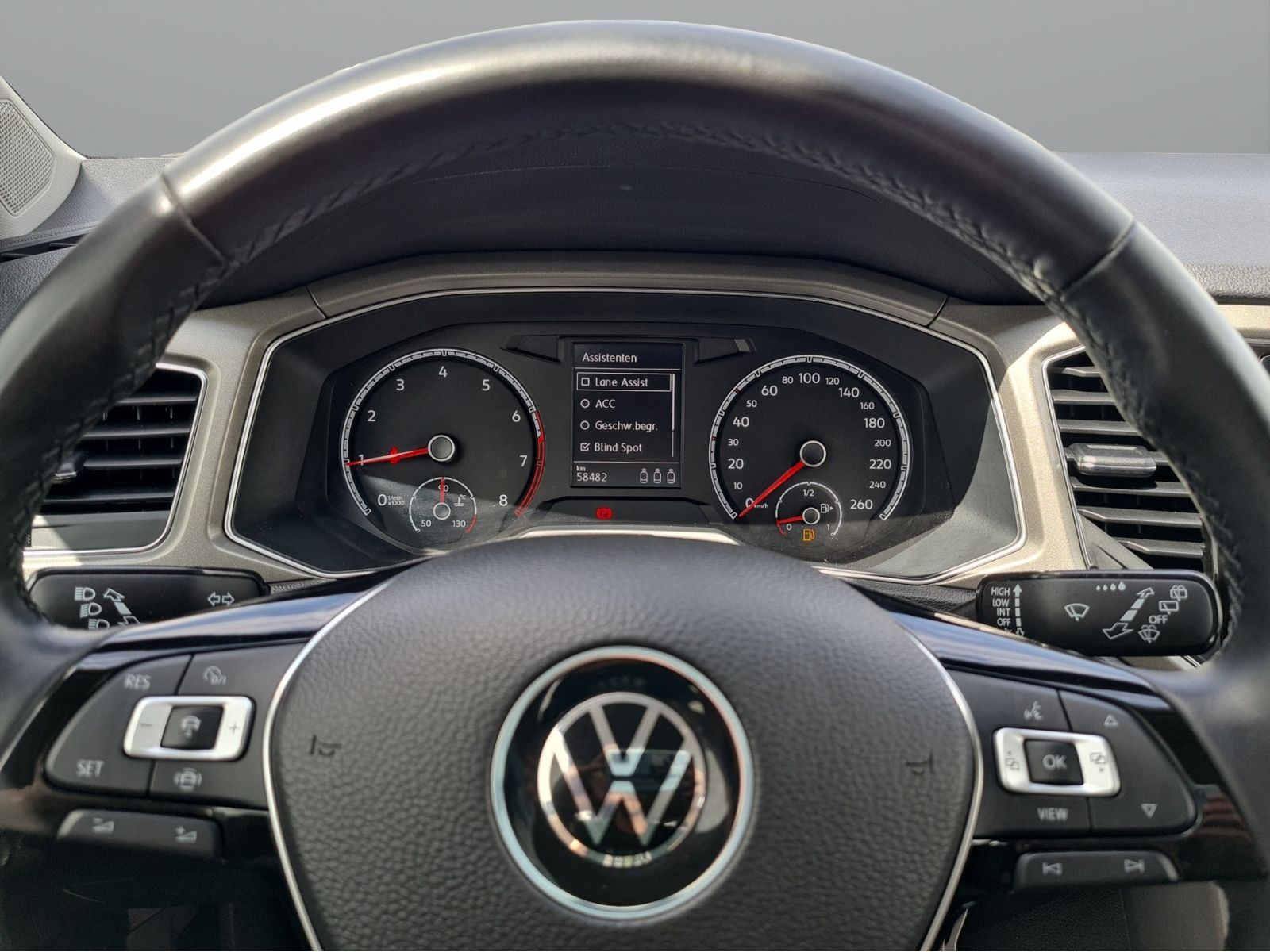 Volkswagen T-ROC 1.5 TSI Style - Samsaru's Car Outlet