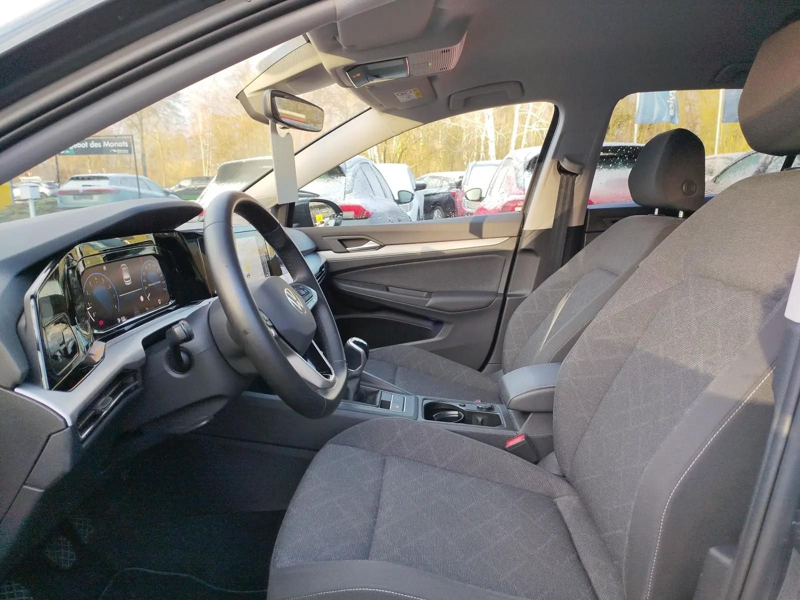 Volkswagen Golf Life 1.5 TSI - Samsaru's Car Outlet