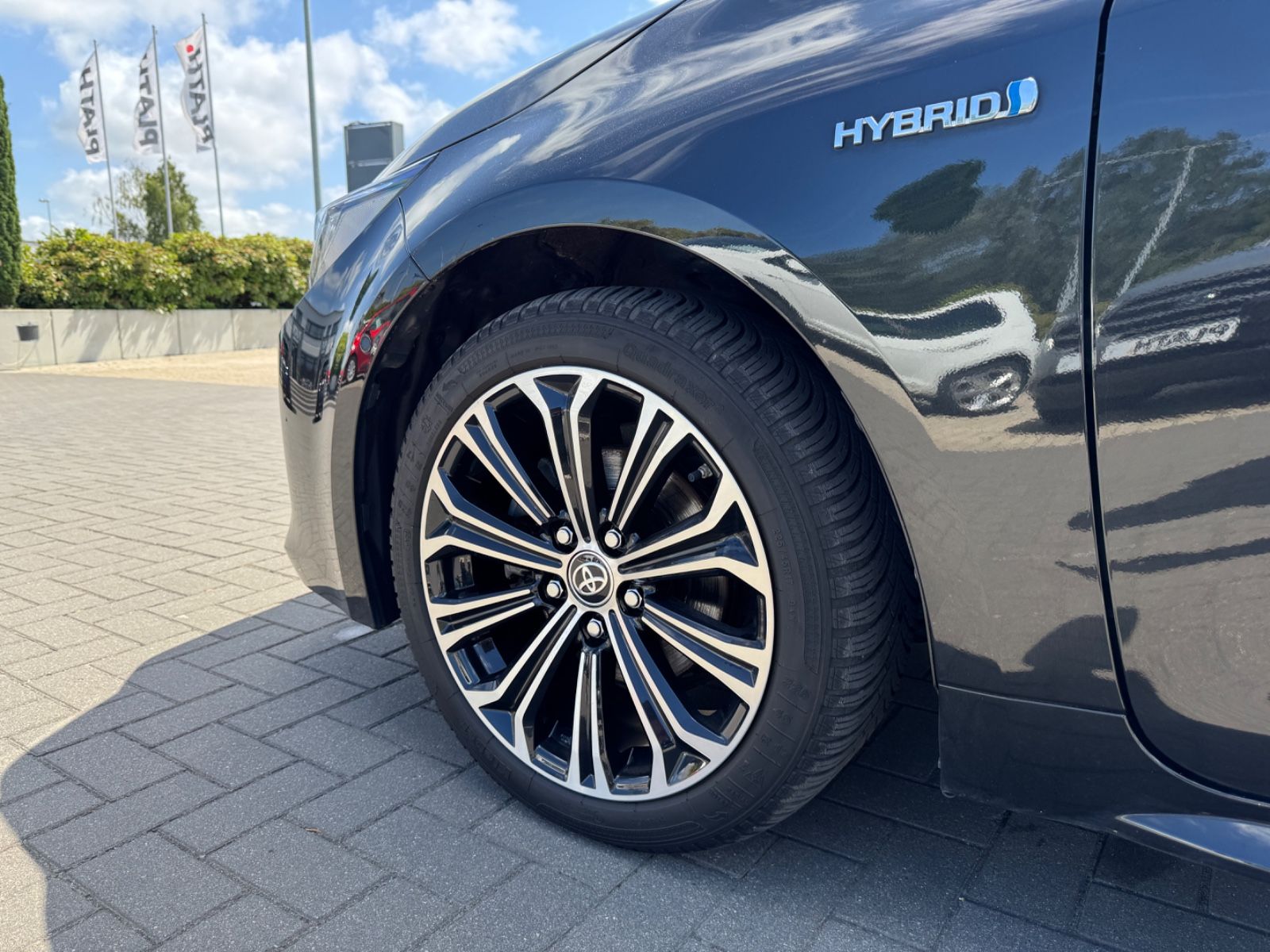 Toyota Corolla Touring Sports Hybrid Team - Samsaru's Car Outlet