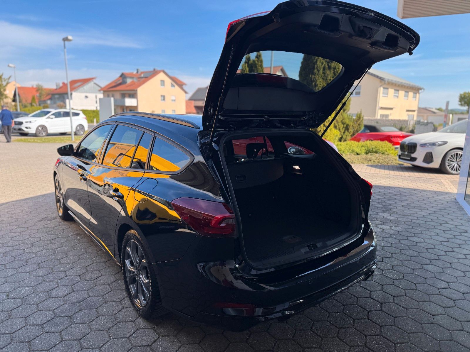 Ford Focus St-Line 1.5 Turnier ABSTEMP. KAMERA NAVI