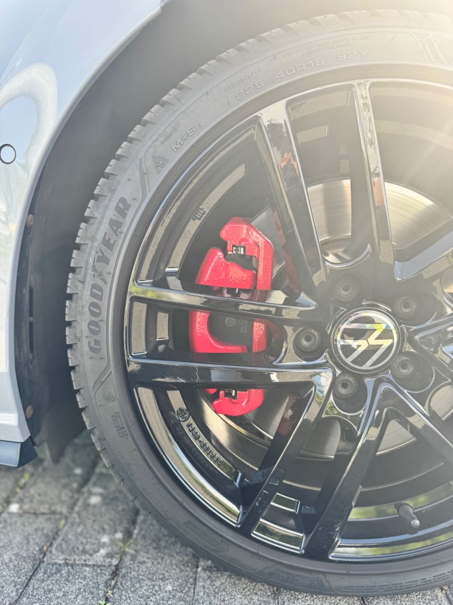 Volkswagen Golf GTI Black Style - Samsaru's Car Outlet