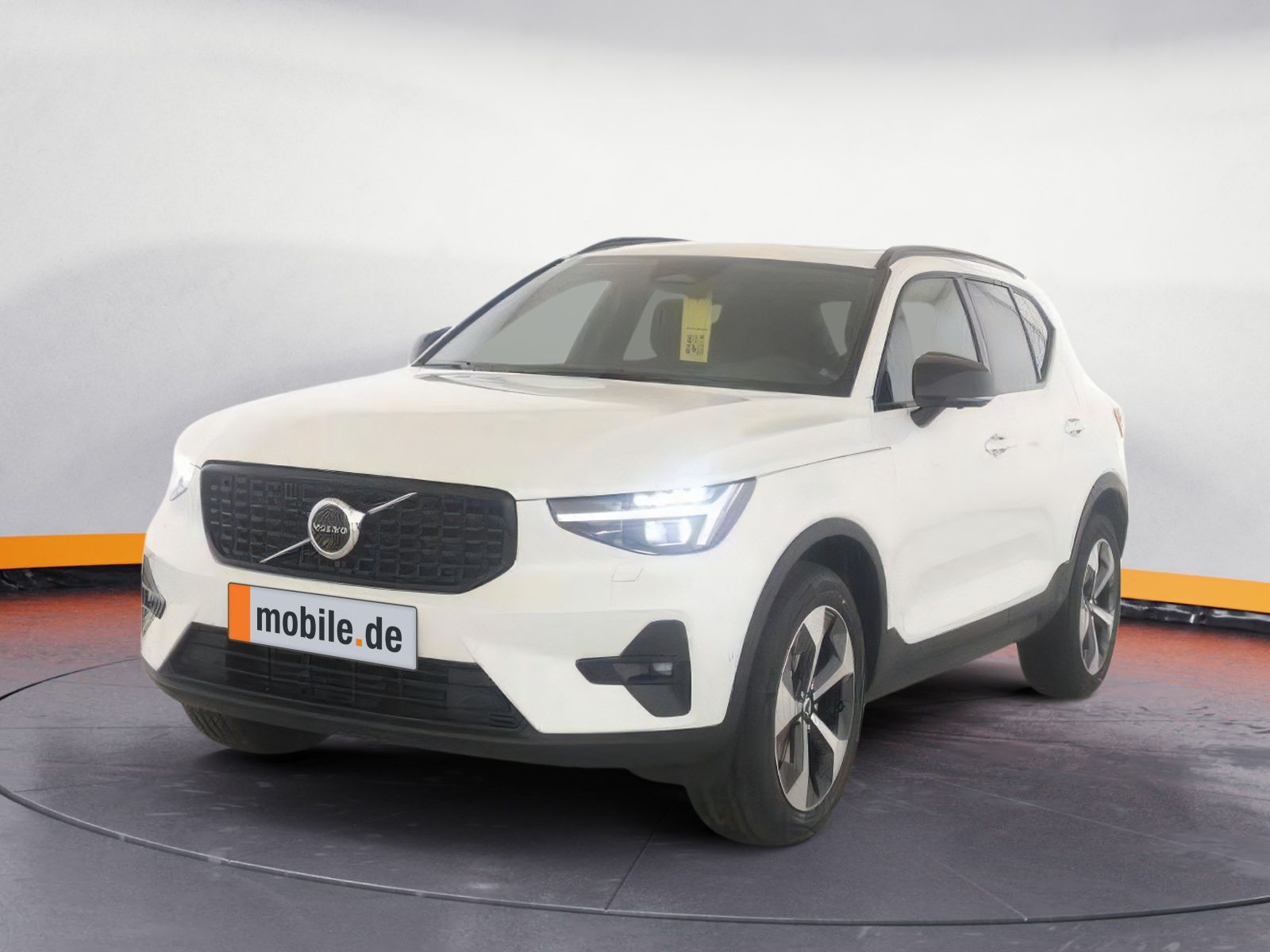 Volvo XC40 B4 Benzin 2WD Ultra Dark - Samsaru's Car Outlet