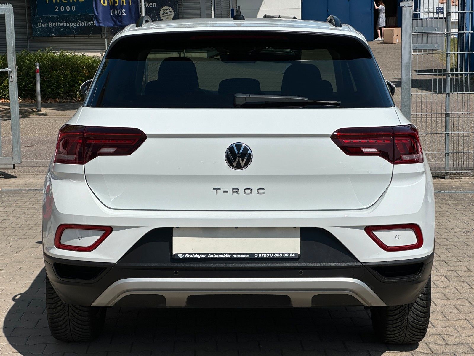 Volkswagen T-Roc Life - Samsaru's Car Outlet