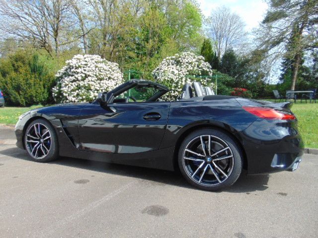 BMW Z4 M 40i - Samsaru's Car Outlet