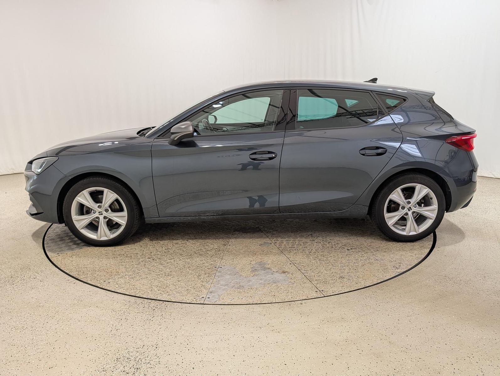 Seat Leon 1.5 eTSI DSG FR AHZV|Winter|Navi|AHK|ACC|RF